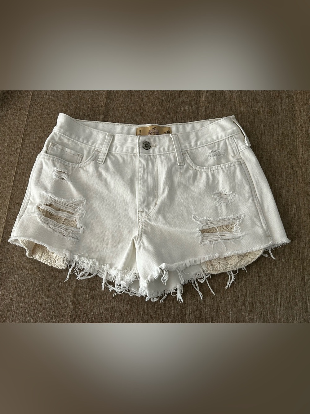 Hollister White Distressed Denim Short Shorts  High Rise Frayed Hem Size 11/W30